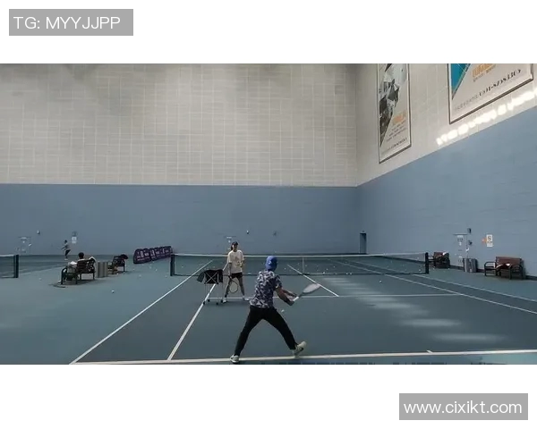 掌握网球节奏的秘诀新手必备的入门技巧与训练方法分享 掌握网球节奏的秘诀新手必备的入门技巧与训练方法分享