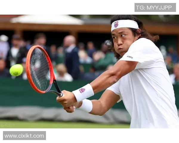 汉达诺维奇横扫2019年温网男单冠亚军，赢得年终总决赛首胜